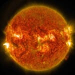 最大規模の「太陽フレア」連続観測　１１日に通信障害起こす磁場嵐、オーロラの可能性